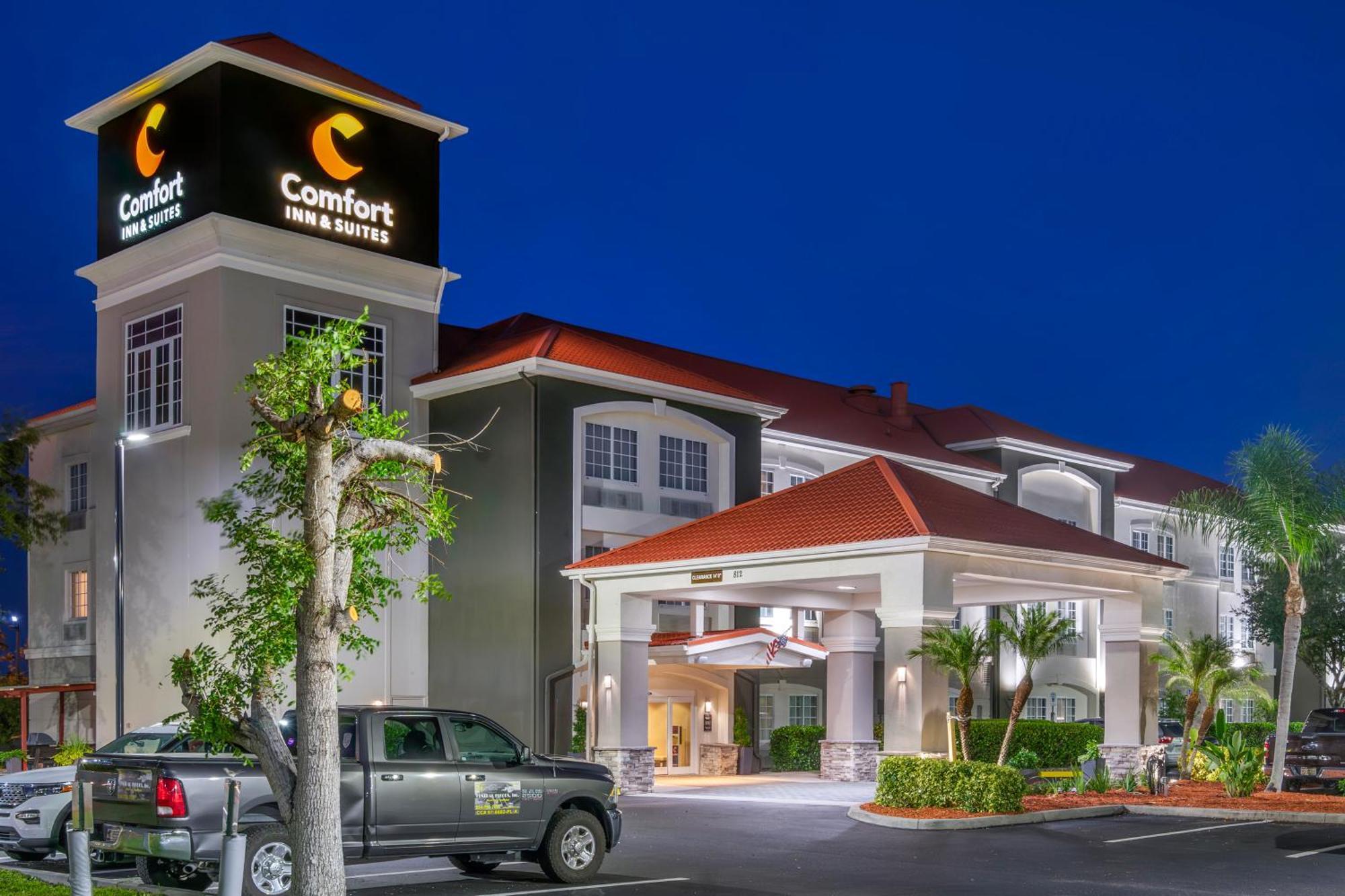 Comfort Inn & Suites Port Charlotte Exterior photo